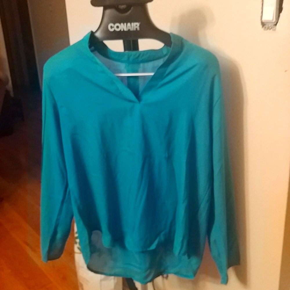 Women’s Teal V-Neck Long-Sleeve Blouse